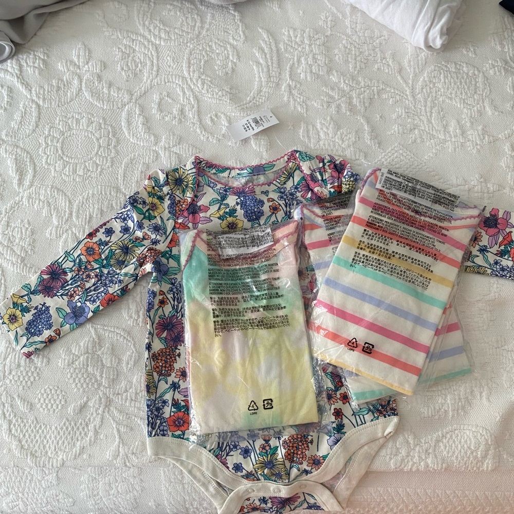NEW w Tags 6-12 gap onsies